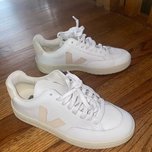 VEJA-NET SUSTAIN V-12 suede-trim leather sneakers